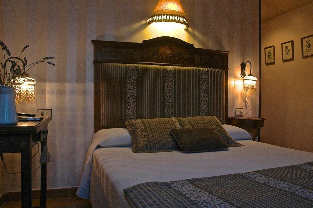 Hotel Casa Frauca Sarvisé Quarto foto