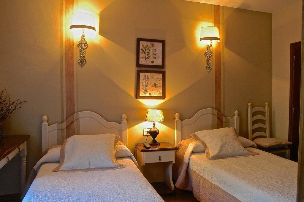 Hotel Casa Frauca Sarvisé Quarto foto